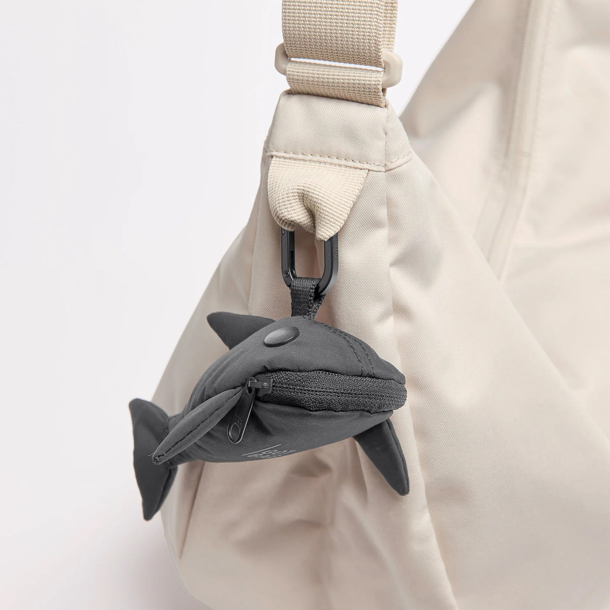 GOT BAG Shark Charm grey