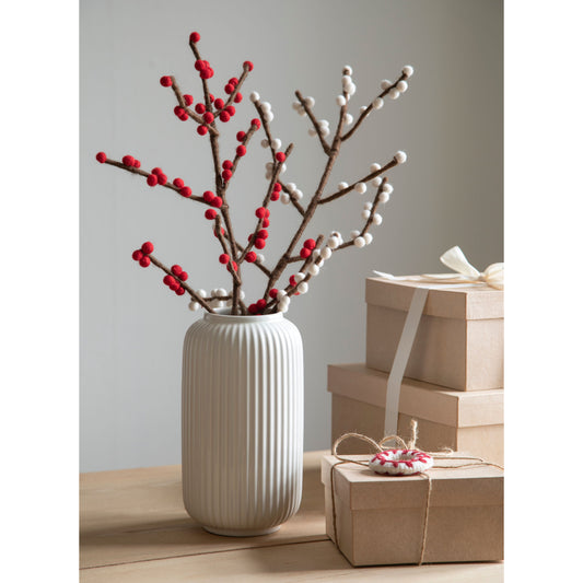 Gry & Sif Filzzweig mit roten Beeren