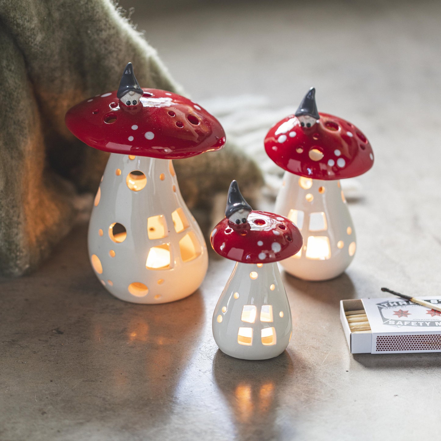 Nääsgränsgården Windlicht Wichtel auf Pilz Höhe 21 cm