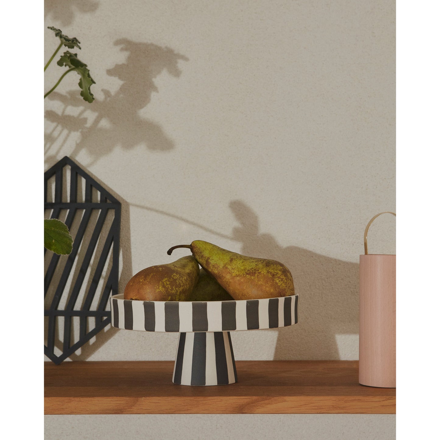 OYOY Living Design Toppu Tablett 27 cm schwarz-weiß