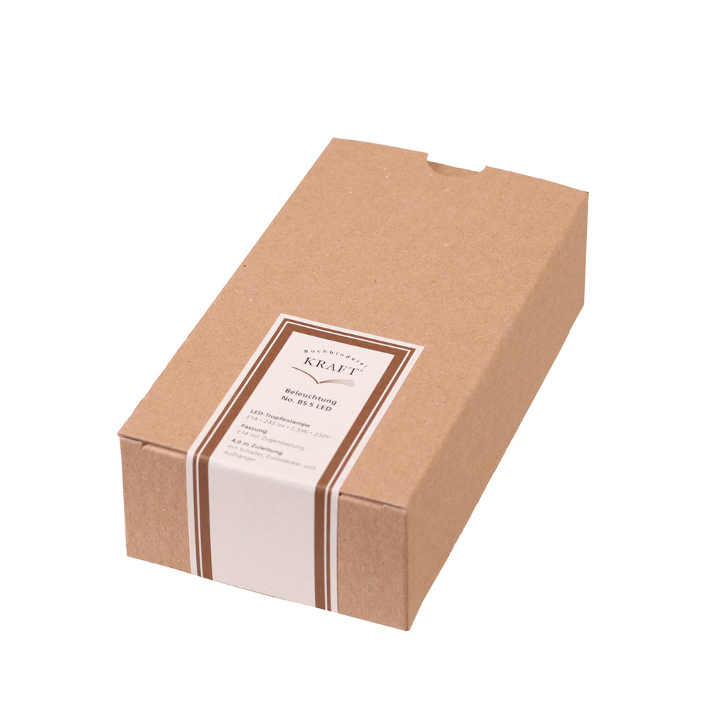 Erzgebirgischer Fensterstern No. 15 weiß mit Beleuchtung