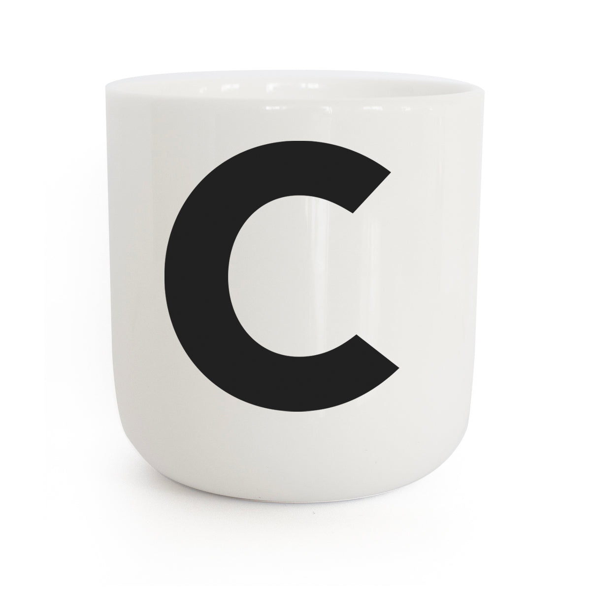 PLTY Design-Becher Classic Letter C