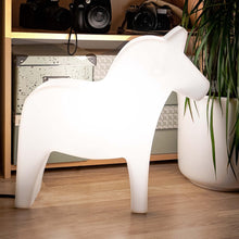 Lade das Bild in den Galerie-Viewer, 8 seasons design Shining Dala Horse LED weiß
