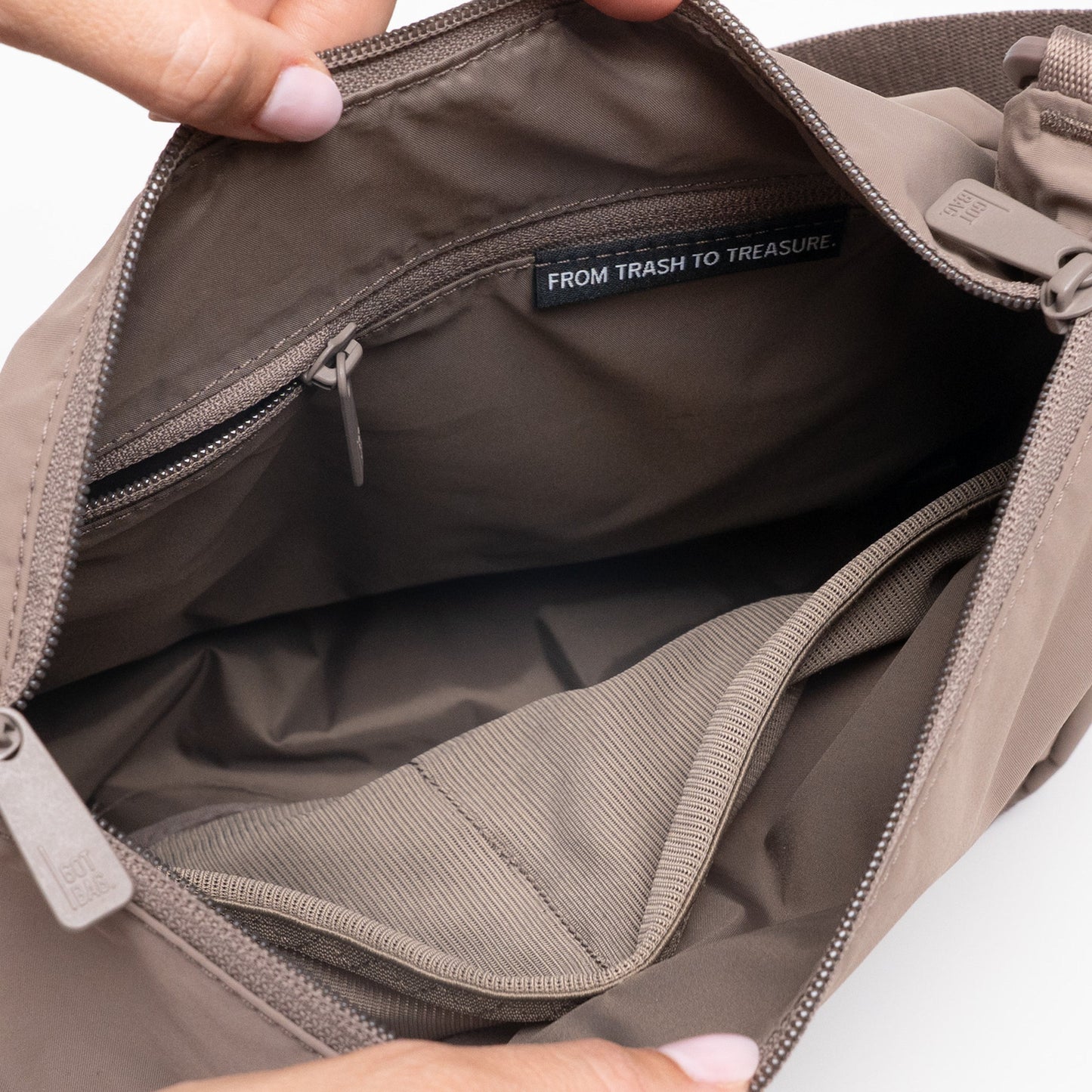 GOT BAG Pocket Sling Bag monochrome oyster