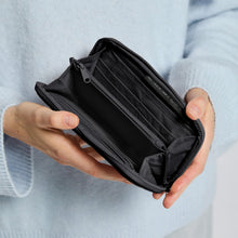 Lade das Bild in den Galerie-Viewer, GOT BAG Portemonnaie Wallet 02 monochrome black
