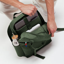 Lade das Bild in den Galerie-Viewer, GOT BAG Rucksack Daypack 2.0 algae
