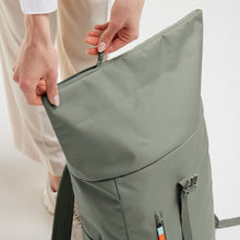 Lade das Bild in den Galerie-Viewer, GOT BAG Rucksack Rolltop EASY bass
