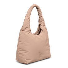 Lade das Bild in den Galerie-Viewer, GOT BAG Cloud Shoulder Bag monochrome sandbar
