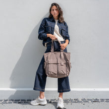Lade das Bild in den Galerie-Viewer, GOT BAG Tragetasche Mellow Tote Bag monochrome oyster
