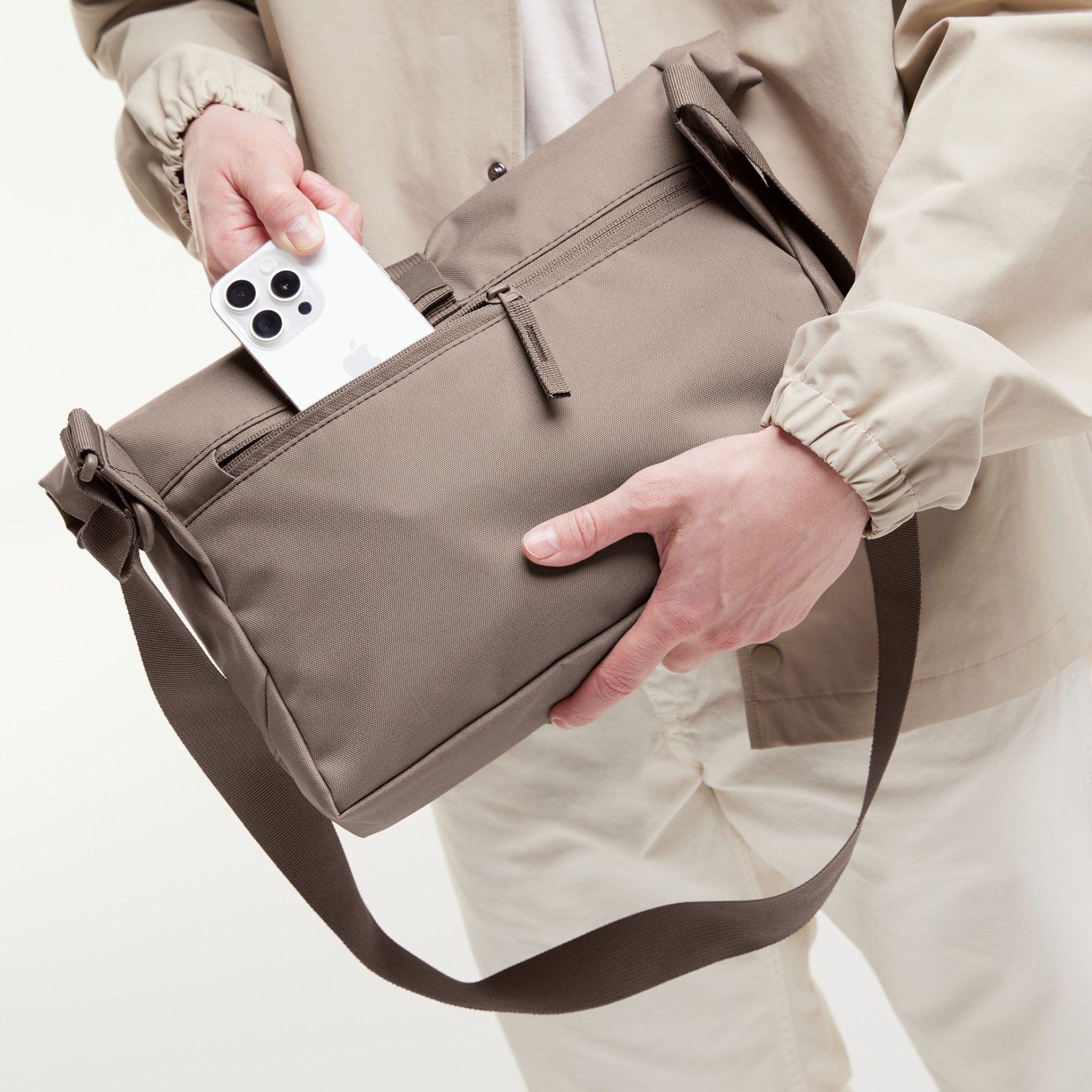 GOT BAG Messenger Bag monochrome oyster – Trendreich