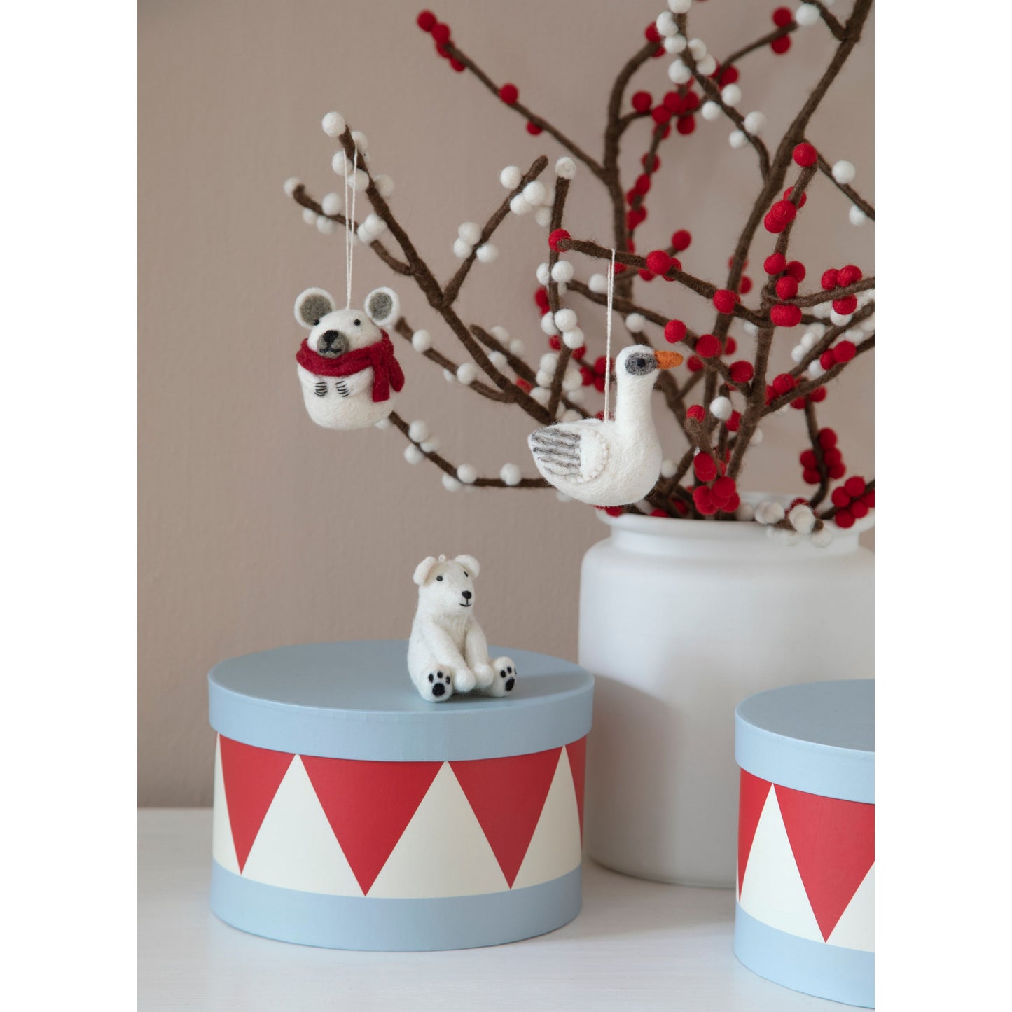 Gry & Sif Filzzweig mit roten Beeren