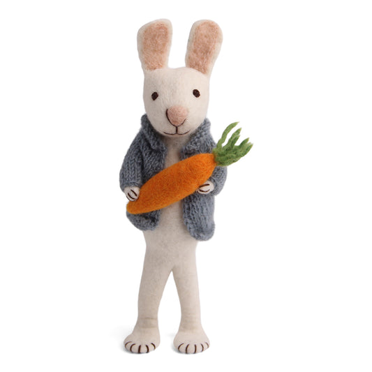 Gry & Sif Hase weiß groß mit blauer Jacke und Karotte