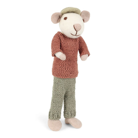 Gry & Sif Maus groß mit Mütze, staubrotem Hemd und grüner Hose