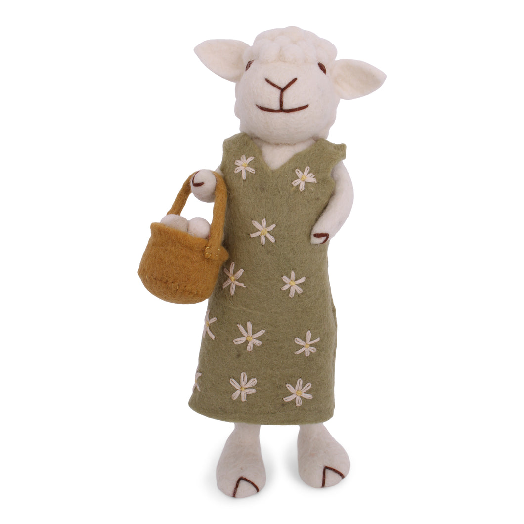 Gry & Sif Schaf weiß groß mit grünem Kleid und Eierkorb