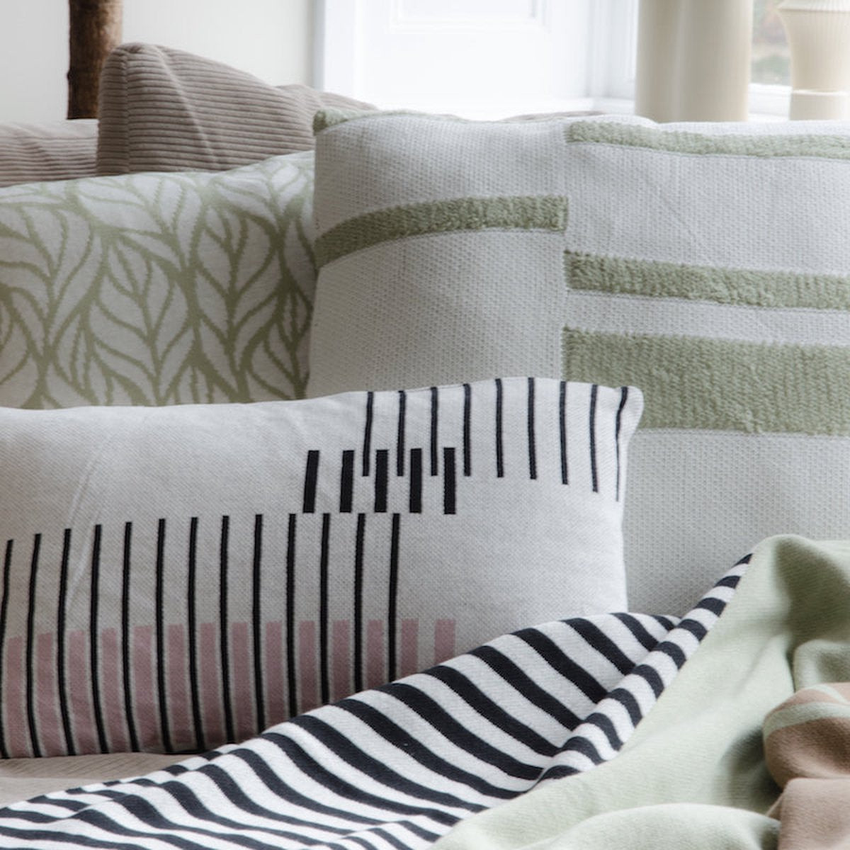 Home Delight Gina Kissen 50x30 cm gestrickt rosa