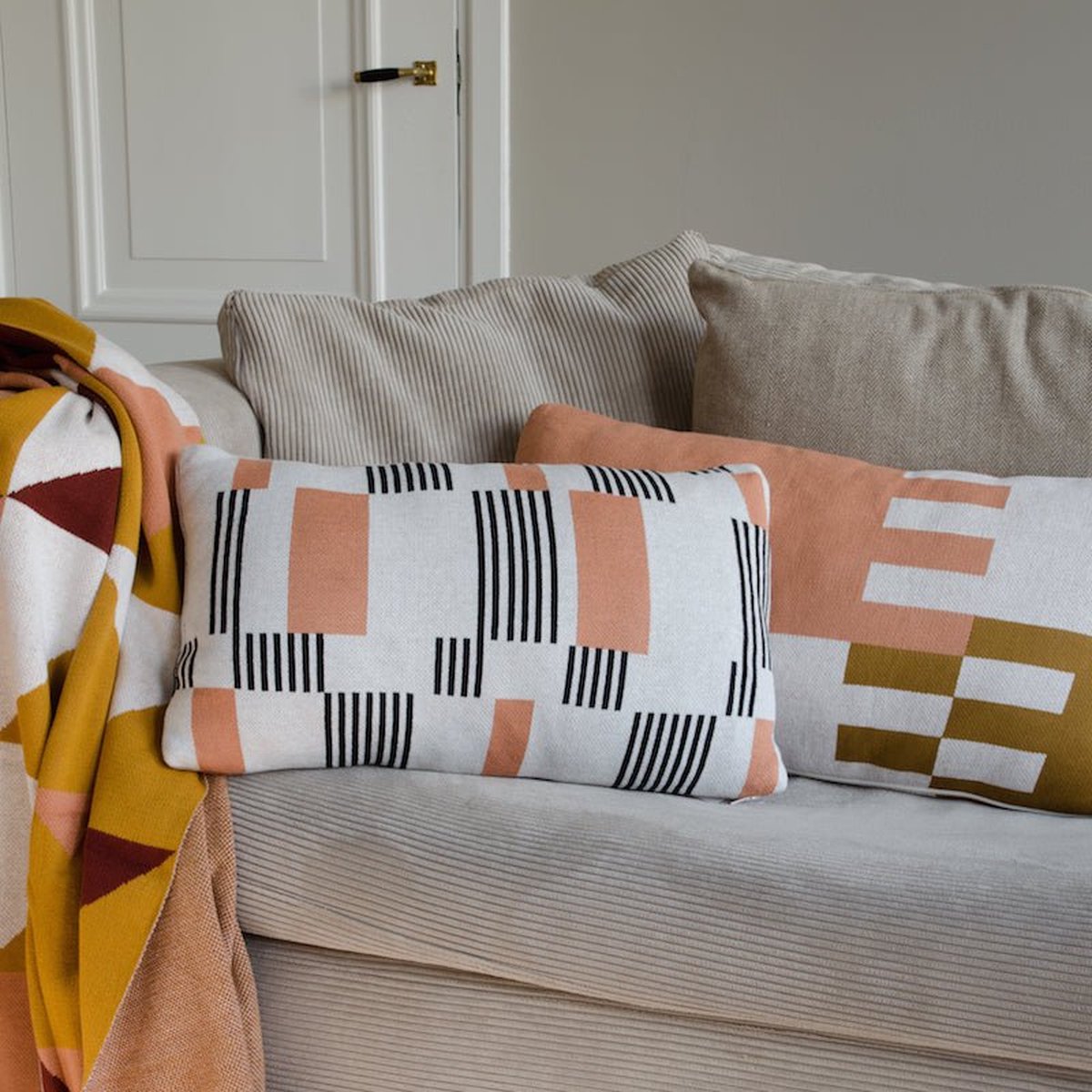 Home Delight Indy Kissen 50x30 cm gestrickt korallenrot