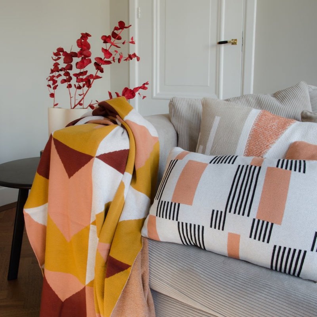 Home Delight Indy Kissen 50x30 cm gestrickt korallenrot