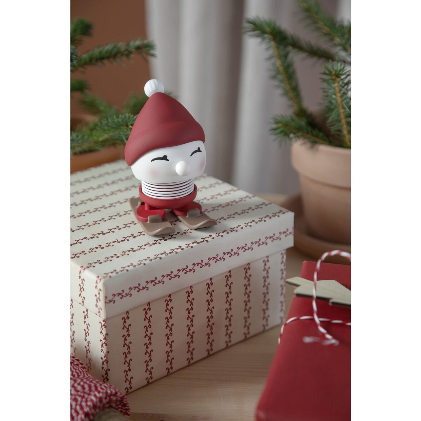 Hoptimist Design Dekofigur Soft Skiing Bimble S berry