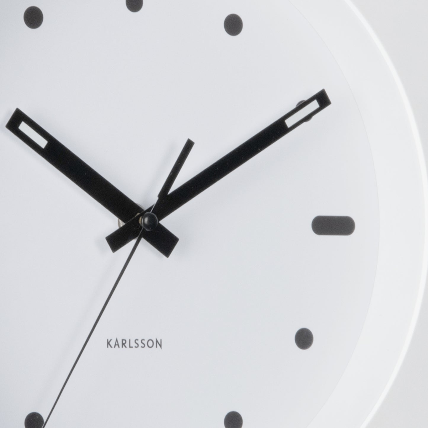 Karlsson Wanduhr Incesante Square weiß