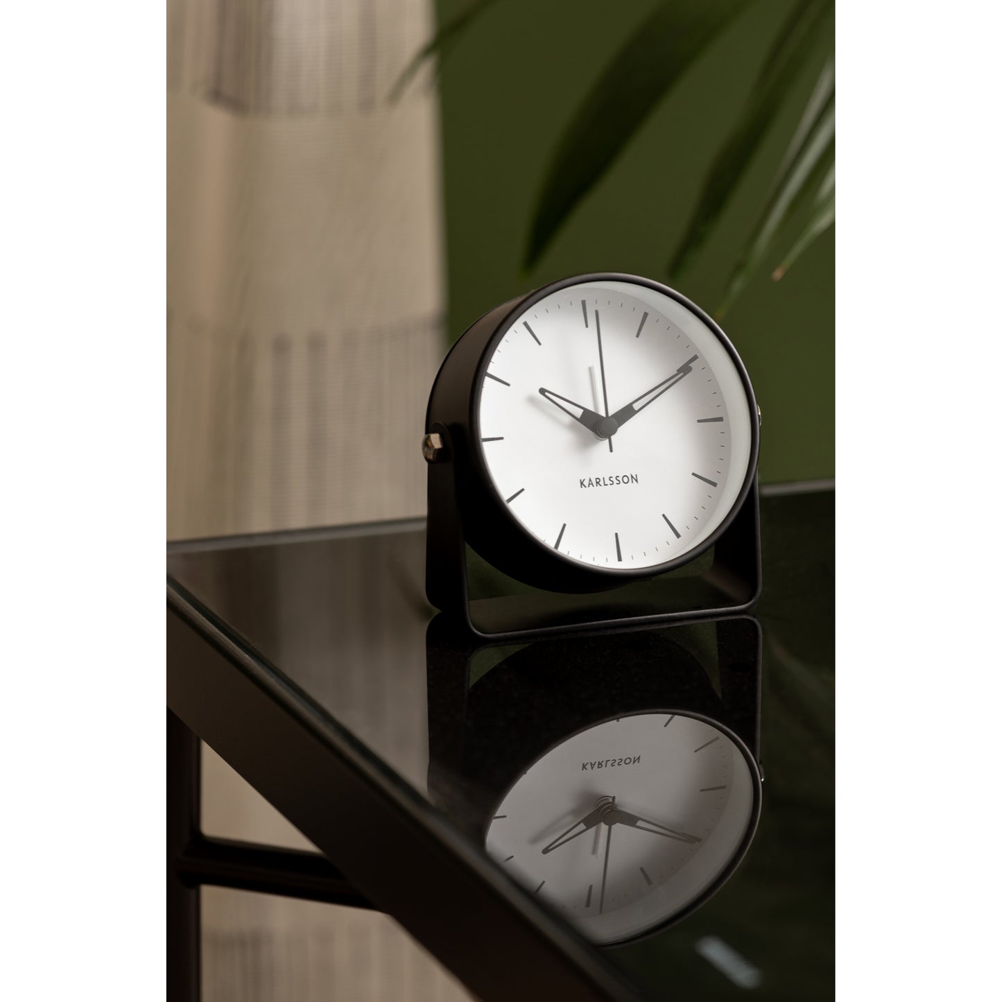 Karlsson Wecker Calm Metall Schwarz