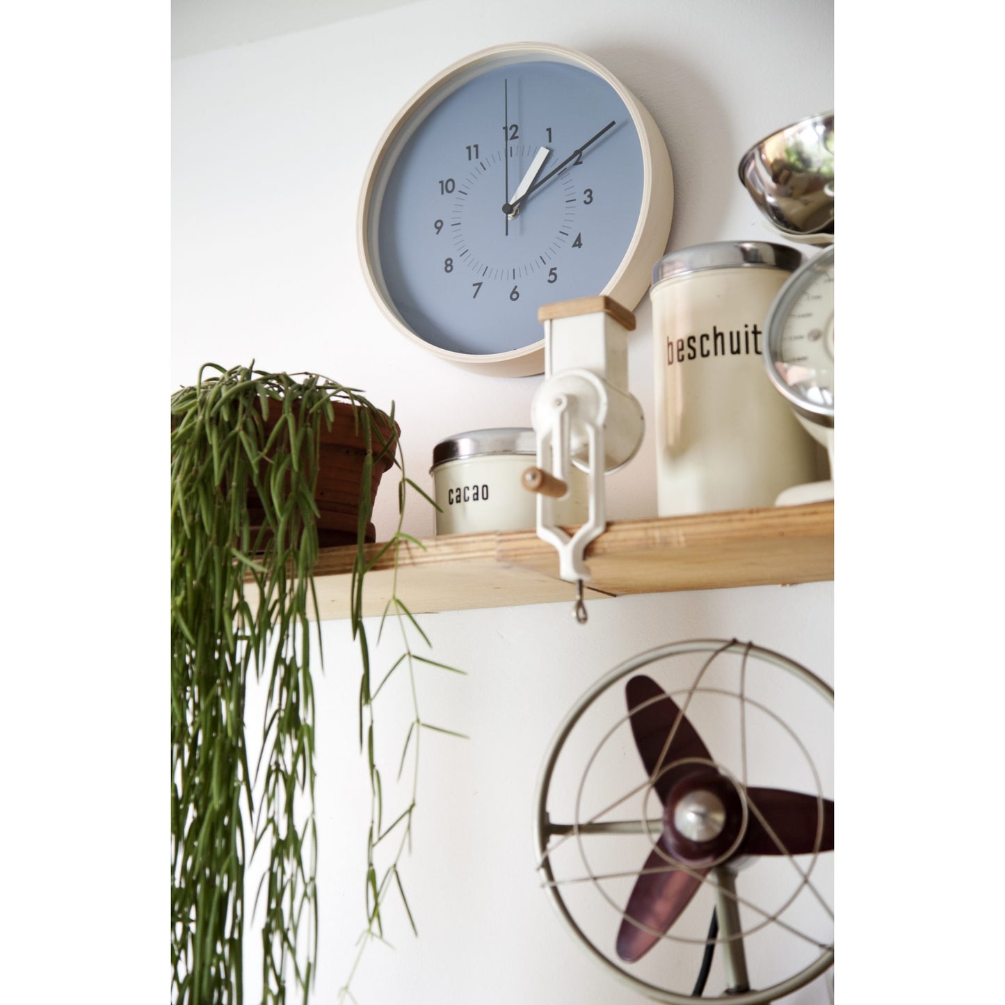 Lemnos Wanduhr Awa Soso blau