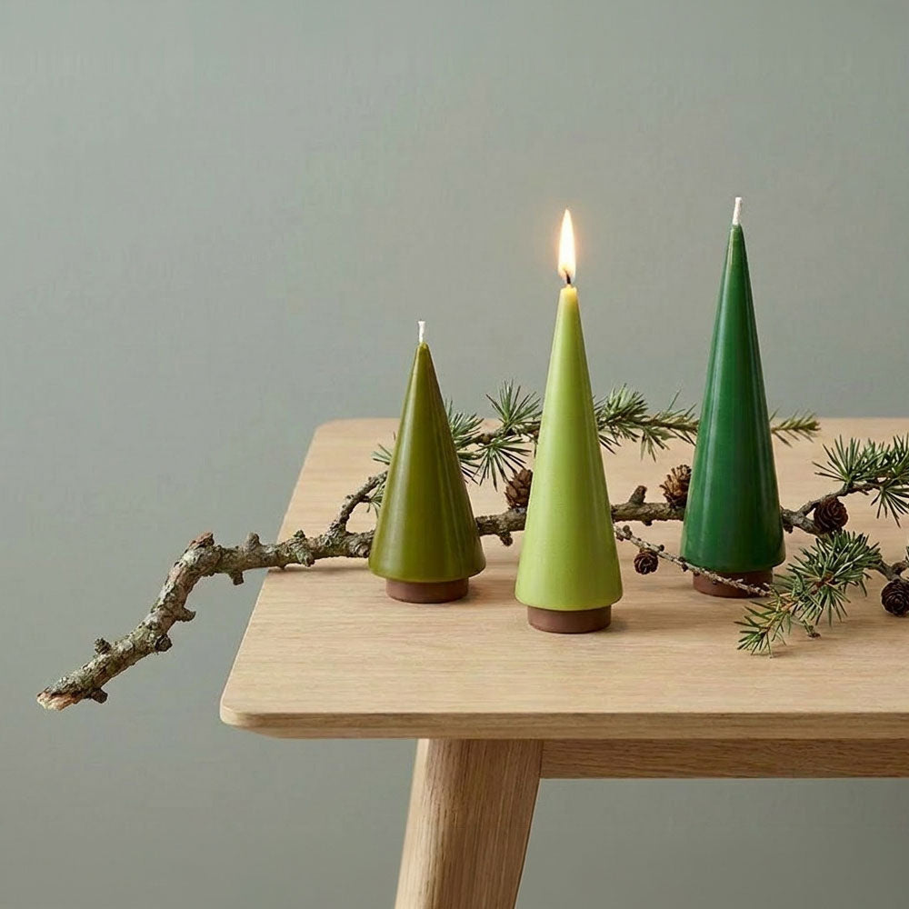not the girl who misses much Tannenbaum-Kerze Candle Tree L smaragdgrün