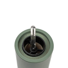 Lade das Bild in den Galerie-Viewer, Peugeot Boreal Pfeffermühle olivgrün 12 cm
