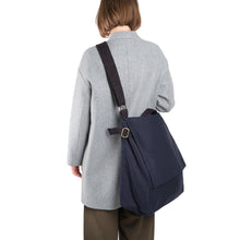 Lade das Bild in den Galerie-Viewer, The Organic Company Big Shoulder Bag Rei - dark blue
