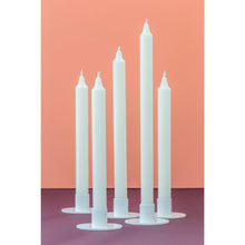 Lade das Bild in den Galerie-Viewer, Kunstindustrien Dänische Taper Kerzen weiß 20 cm in Box
