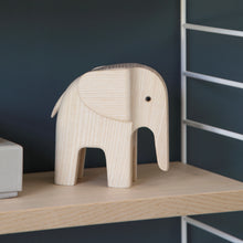 Lade das Bild in den Galerie-Viewer, Novoform Design Dekofigur Elefant
