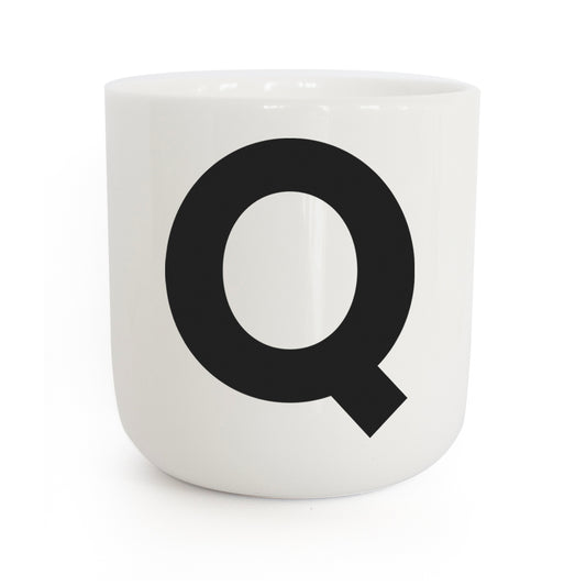PLTY Design Becher Classic Letter Q