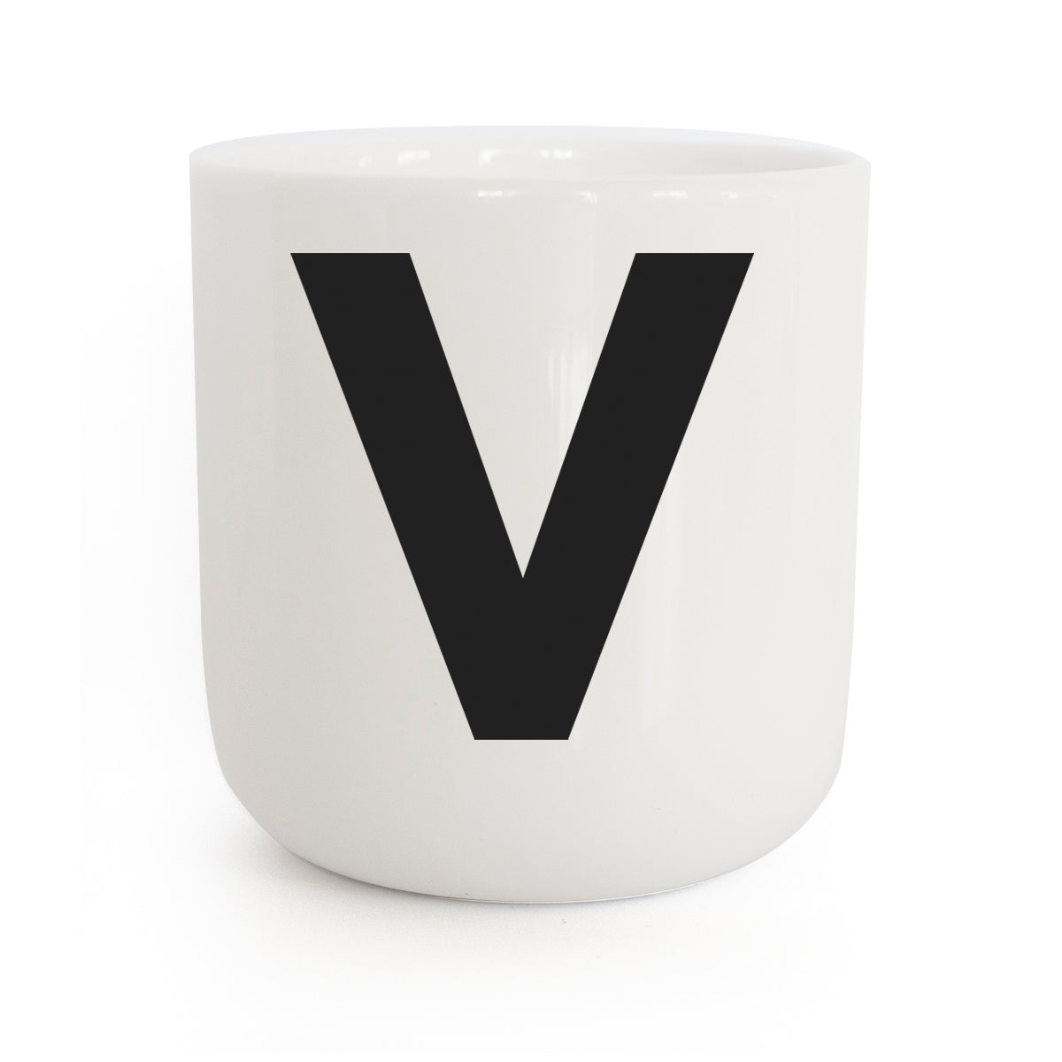 PLTY Design-Becher Classic Letter V