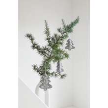 Lade das Bild in den Galerie-Viewer, Delight Department Filz Ornament Baum grau
