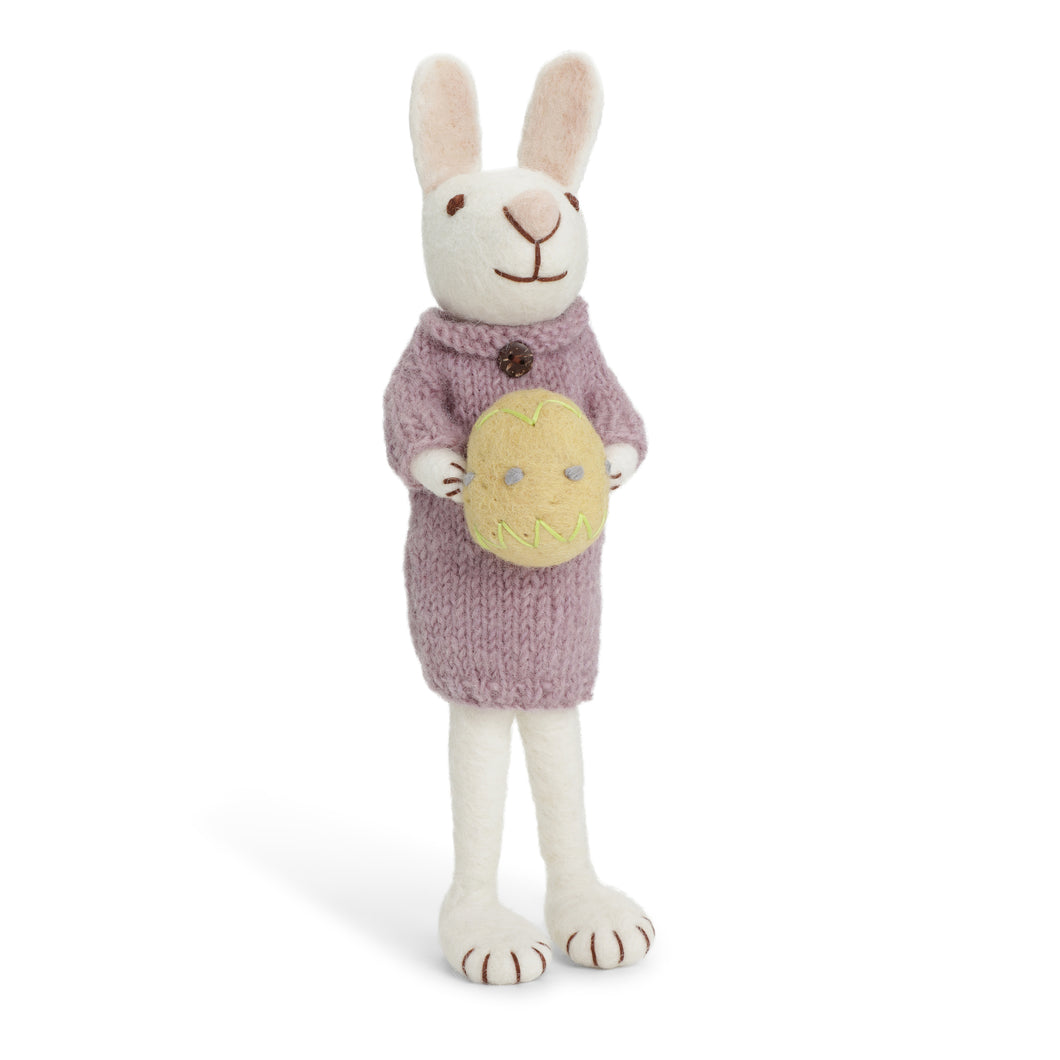 Gry & Sif Hase weiß groß mit lila Kleid und gelbem Ei